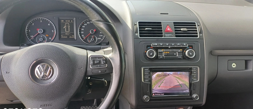 Volkswagen Touran cena 38000 przebieg: 290000, rok produkcji 2011 z Kobylin małe 211